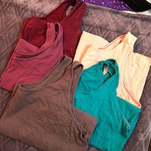 Bundle of 5 Sz 3 Maurices Layering Tanks
